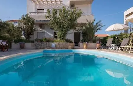 Almiris Seaside Apartments *