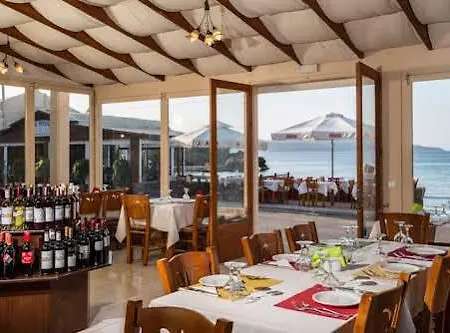 Almiris Seaside Apartments *
